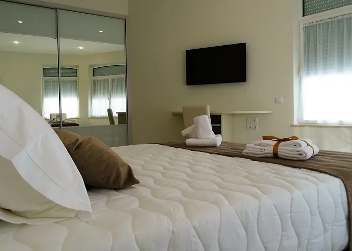 Bowen, Luxury Suites
