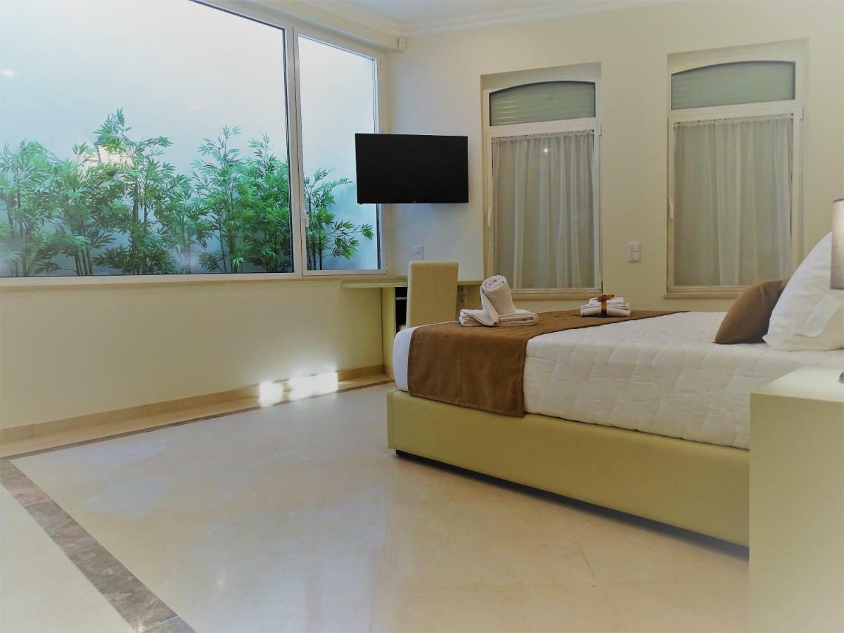 Bowen, Luxury * Lagos