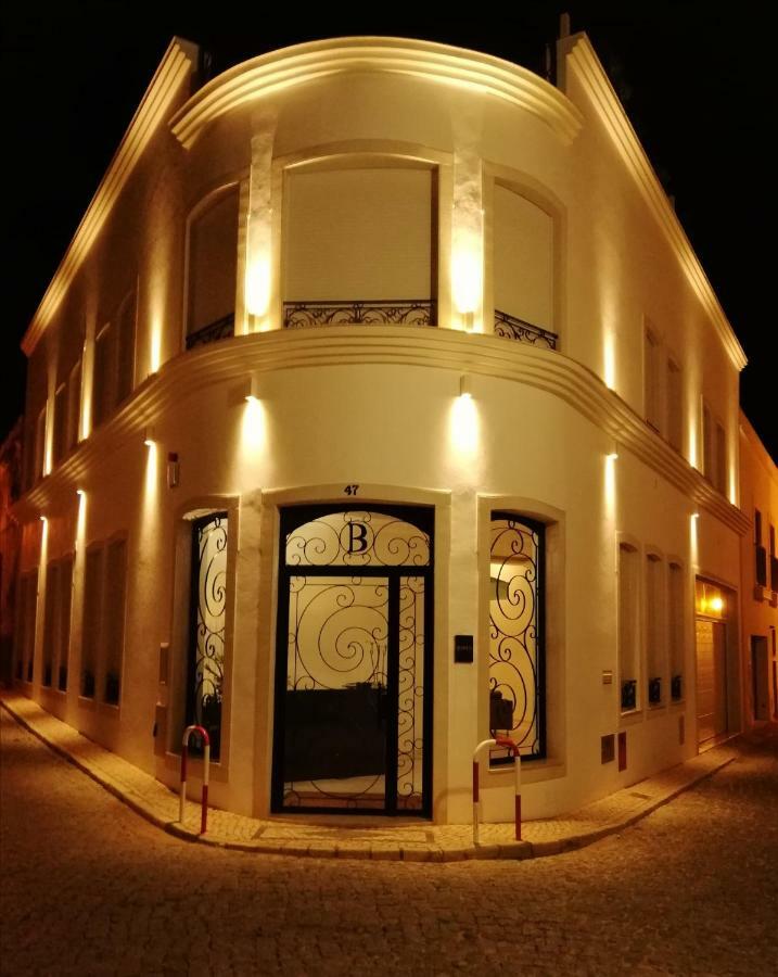 Bowen, Luxury Guest house Lagos