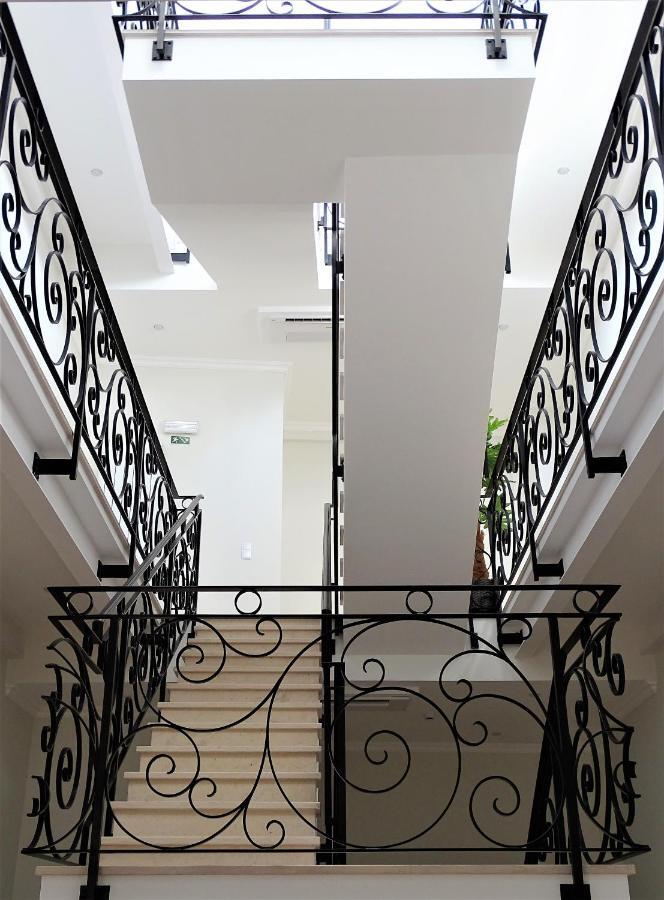 Bowen, Luxury Guest house Lagos